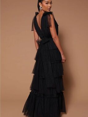 Elegant Black Tiered Tulle Evening Dress